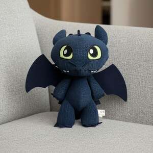 2013 Spin Master Toothless Squeeze & Growl Sound Plush 12" HTTYD Night Fury